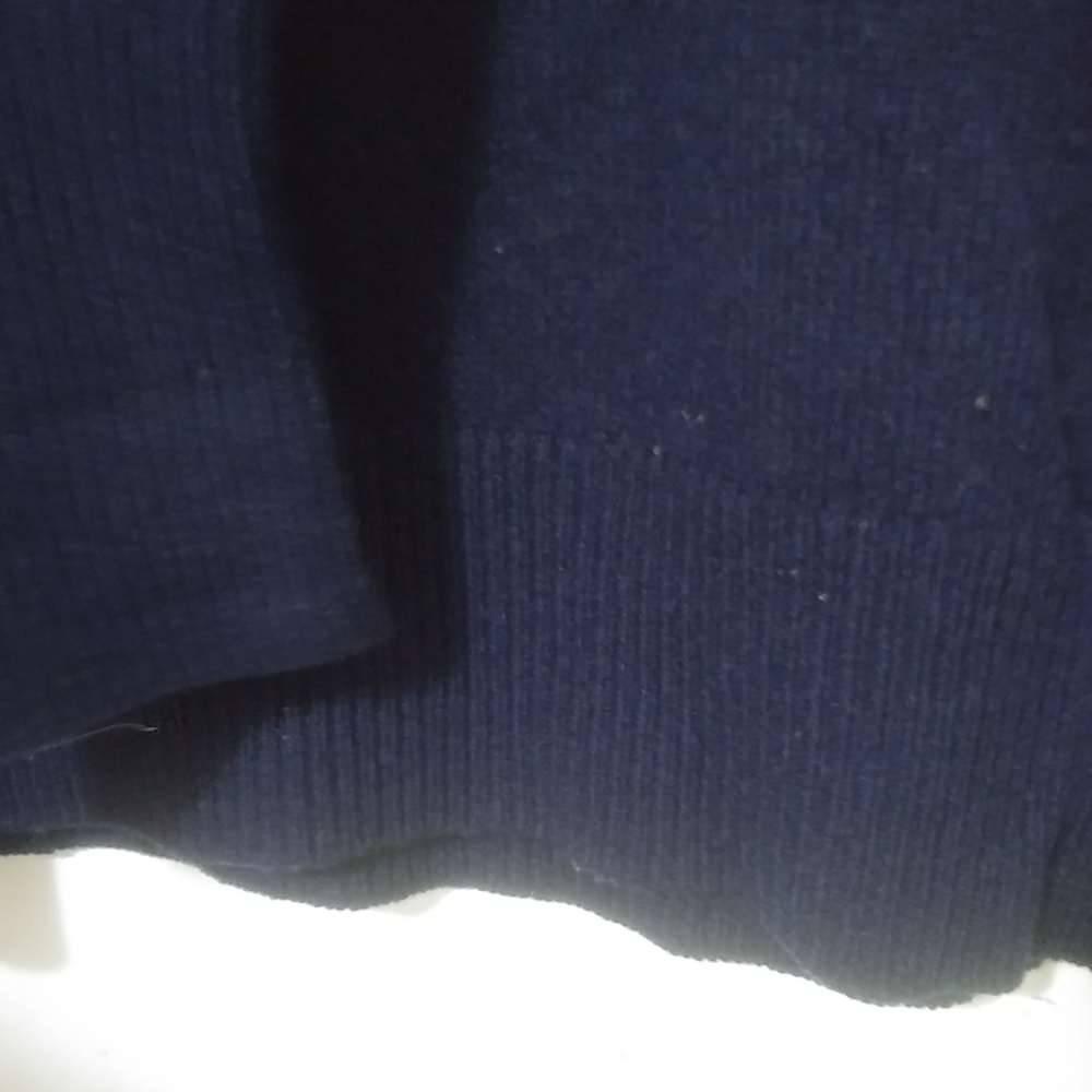 Lord & Taylor M Lambswool Pullover V-Neck Sweater in Dark Navy - Picture 2 of 6